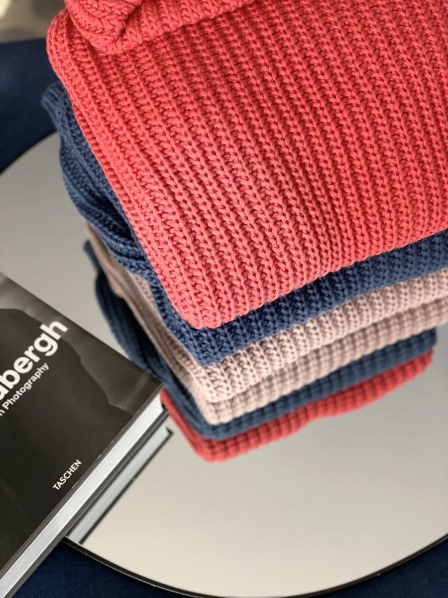 JULIA CORAL turtleneck sweater