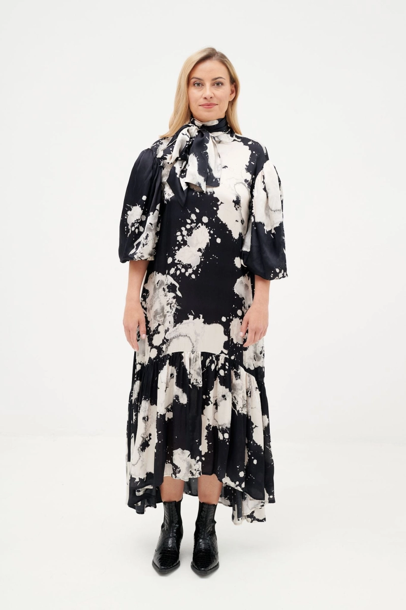 METGALA BLACK&WHITE extensive dress with a bow collar