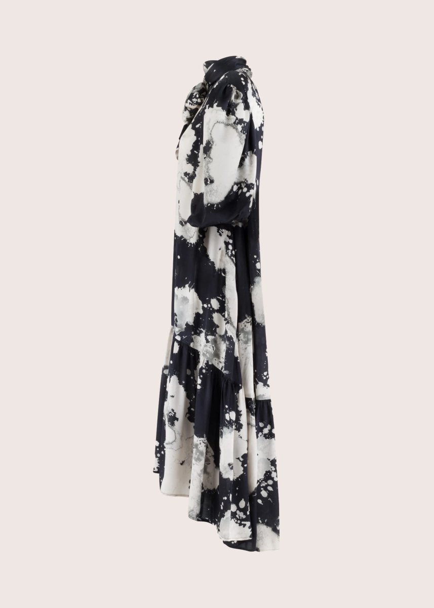 METGALA BLACK&WHITE extensive dress with a bow collar