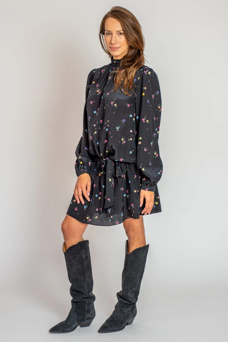 CARRIE black flowers sukienka jedwabna w kwiatowy print