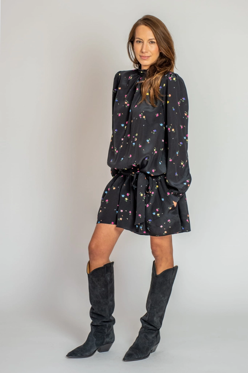 CARRIE black flowers sukienka jedwabna w kwiatowy print