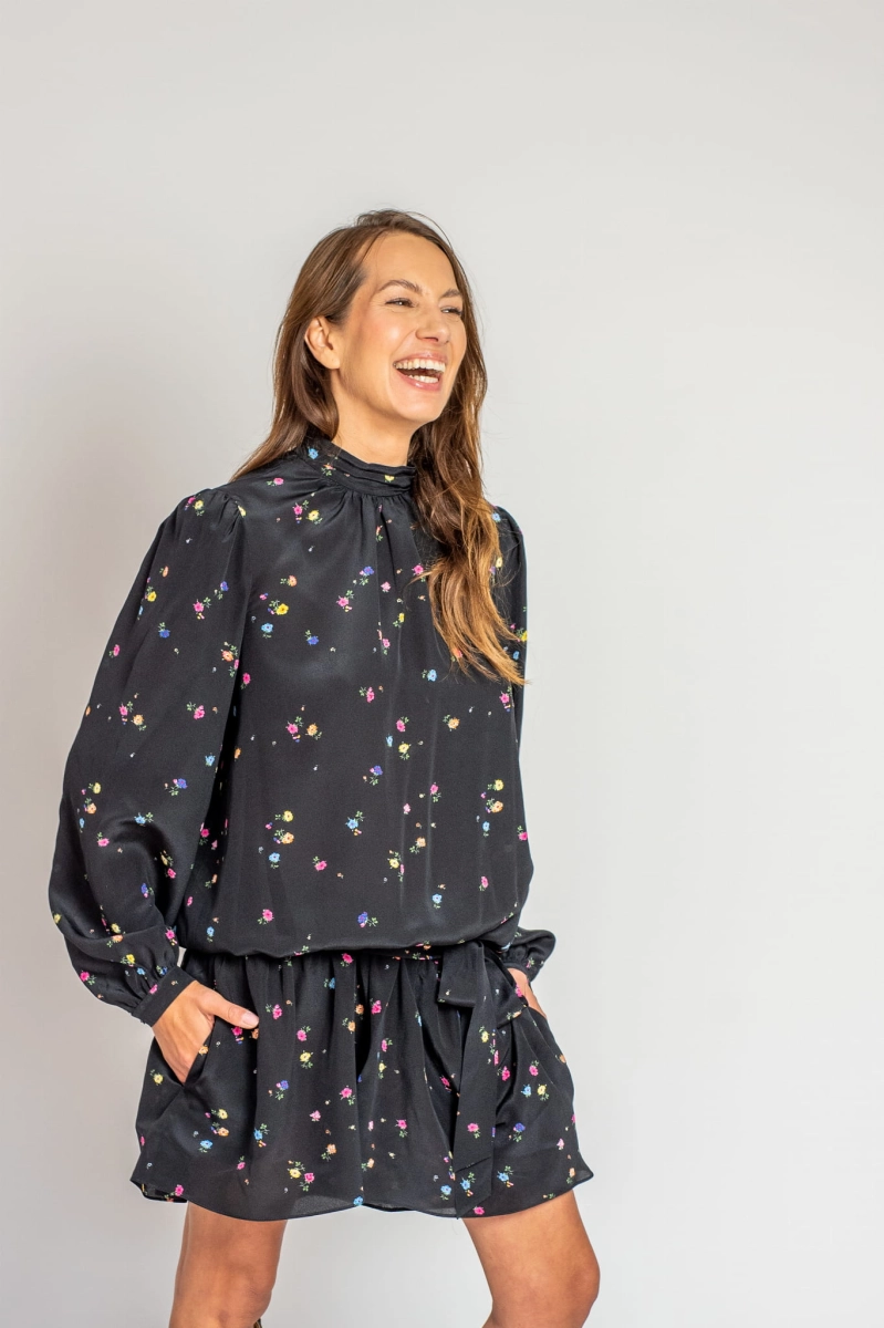 CARRIE black flowers sukienka jedwabna w kwiatowy print
