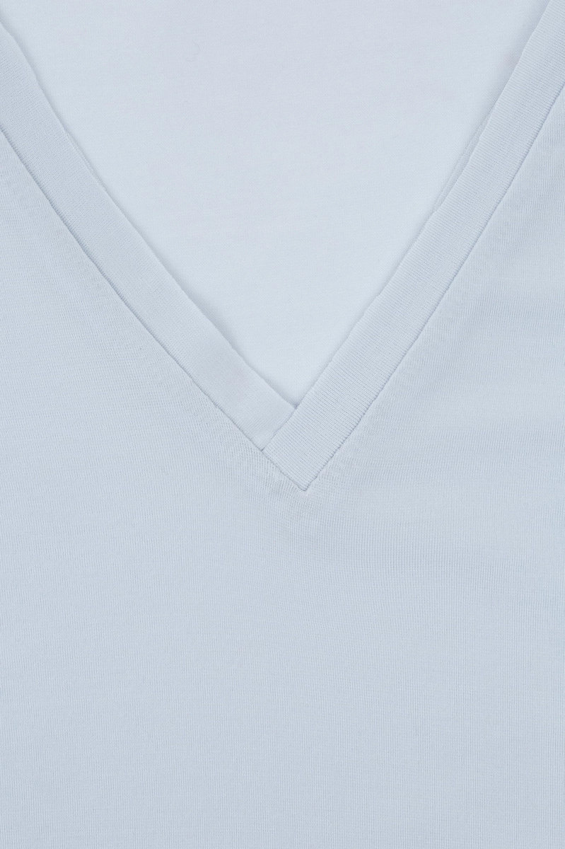 BASIC SHORT baby blue T-shirt V neck 