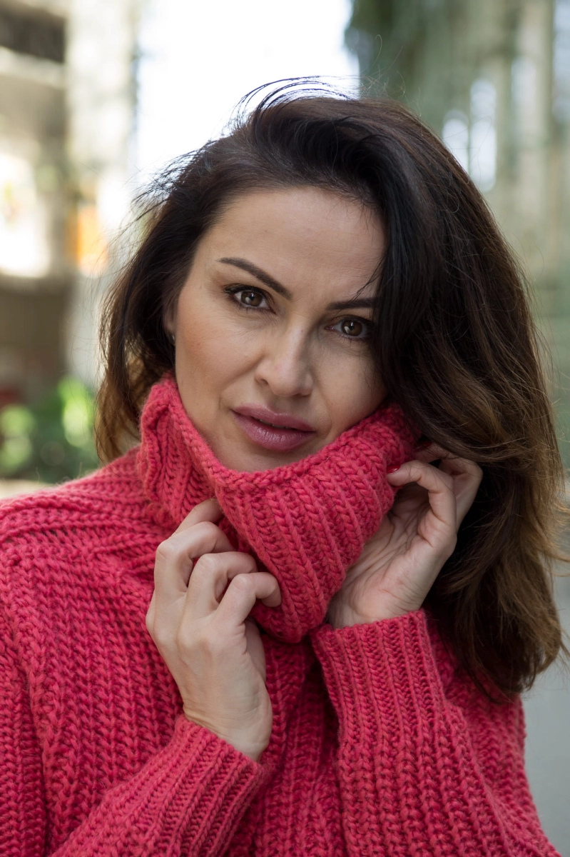 JULIA CORAL turtleneck sweater